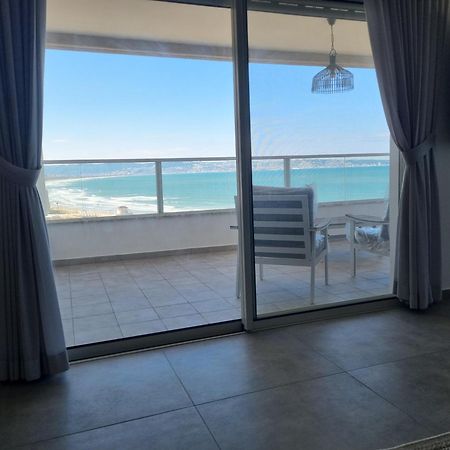 Beachfront Gallery 아코 외부 사진