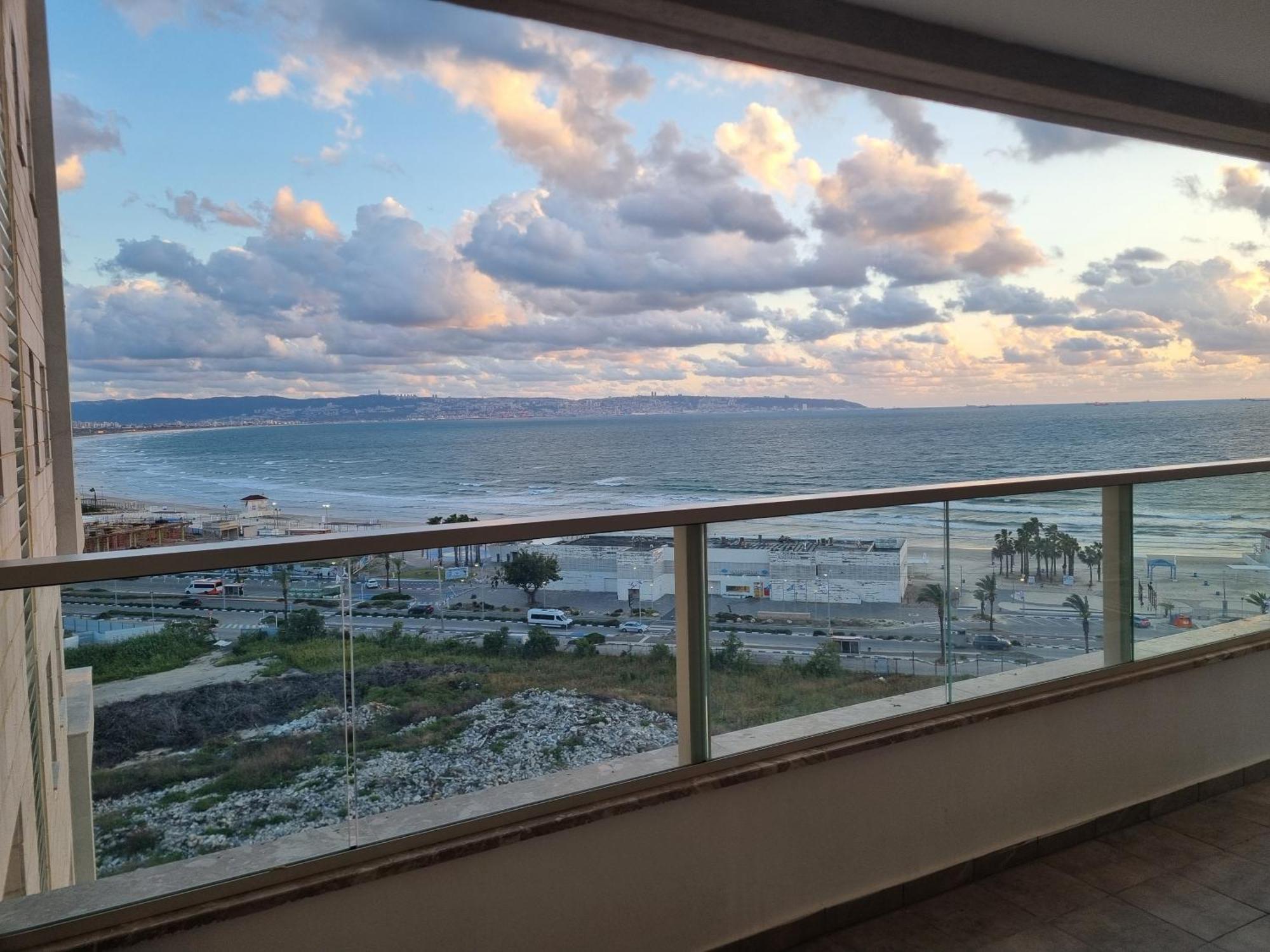 Beachfront Gallery 아코 외부 사진