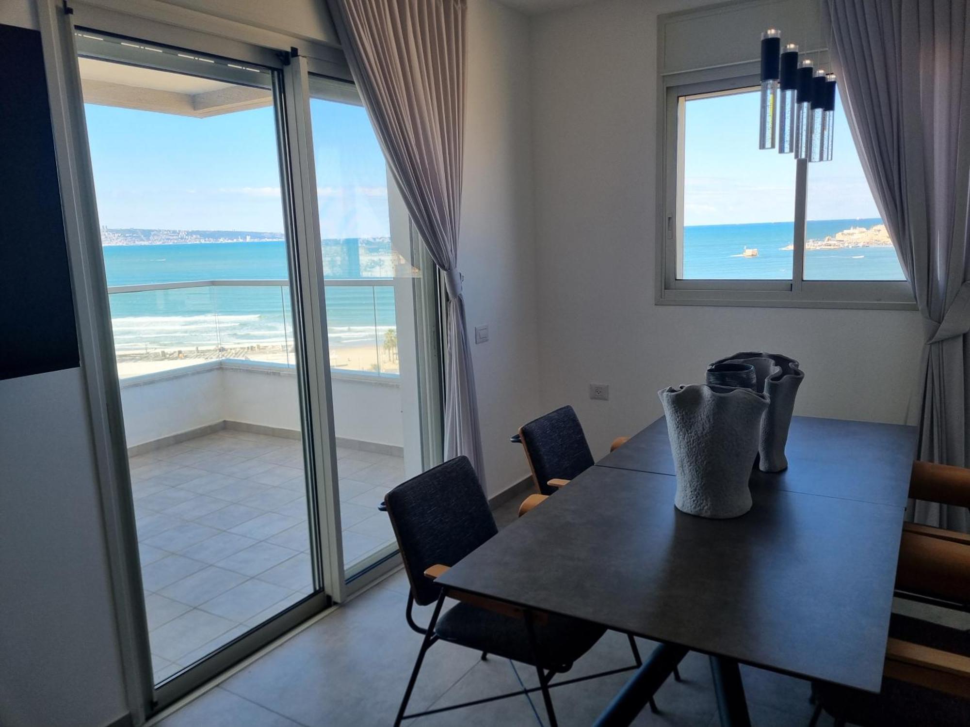 Beachfront Gallery 아코 외부 사진
